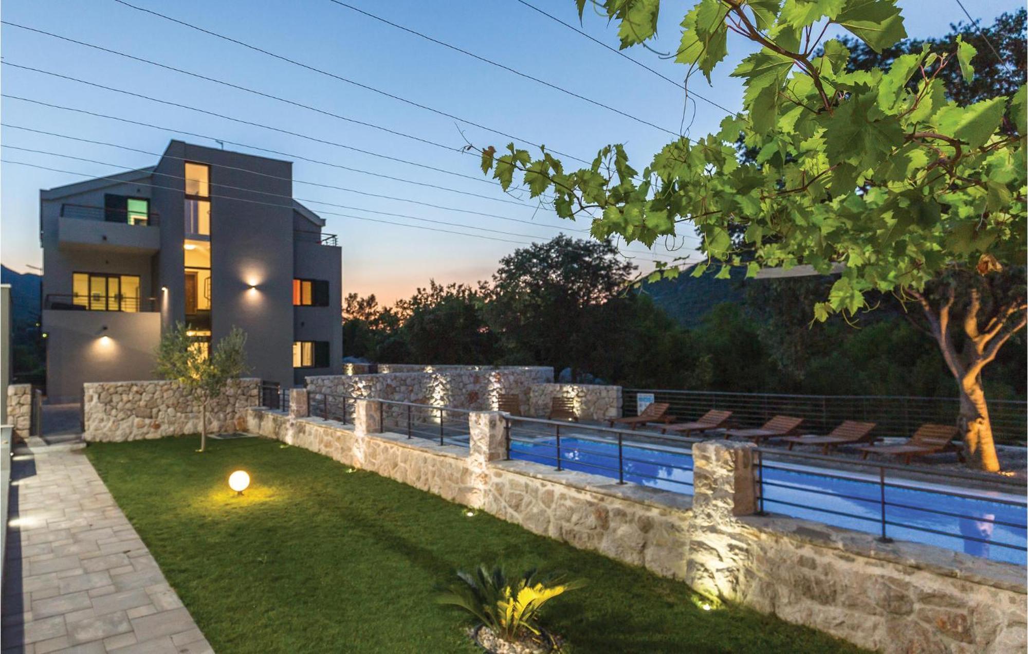 6 Bedroom Gorgeous Home In Zagvozd Exterior foto